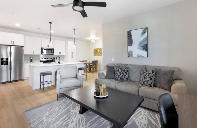 Landing | Stunning 2BD, Pool, Gym
