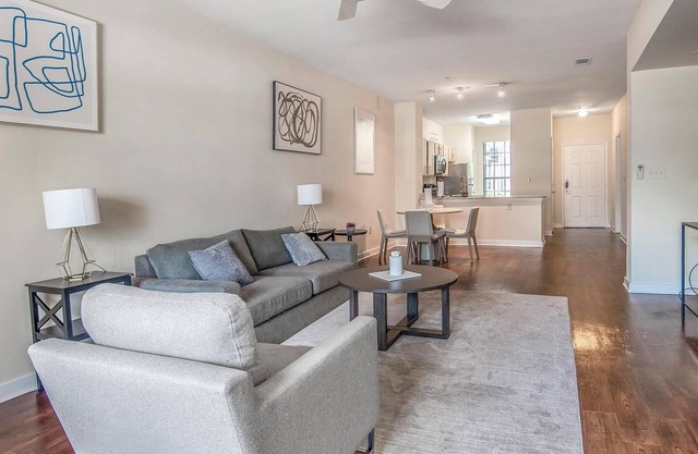Landing | Stunning 2BD, Gym, Pool