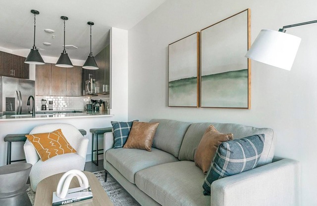 Landing | Stylish 1BD, Clubhouse, Pool