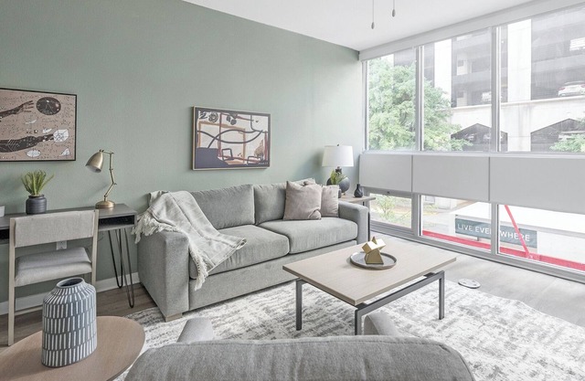 Landing | Stylish 2BD, Yoga Studio, Pool