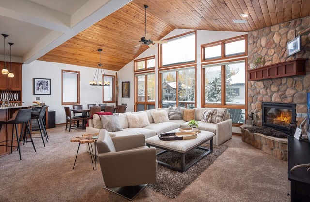 Landings Lodge | Hot Tub | Pet Friendly Mountain Home