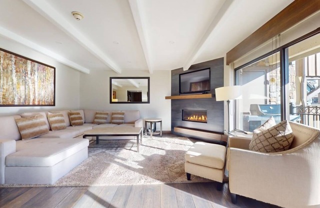 Landmark 204 - 2 Bedroom Diamond