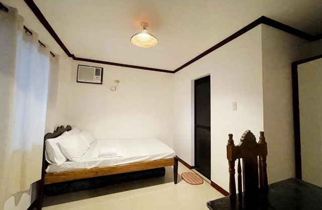 Lara's Guesthouse Siargao
