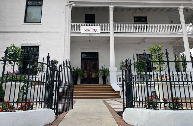 Laredo Mansion - Entire Property