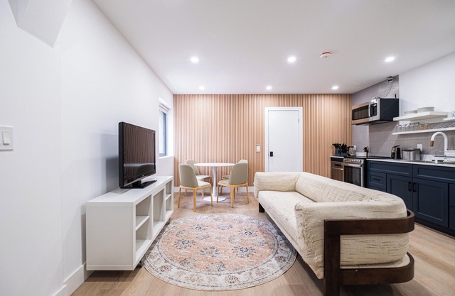 Large Double room with private bathroom and working area