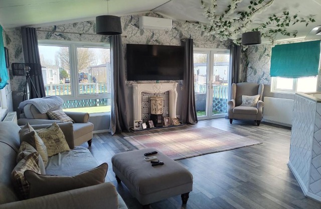 Large double sized lodge ideal for furry friends to stay