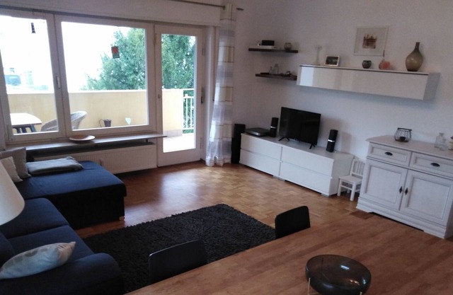 Large family apartment 4 rooms with south-facing balcony