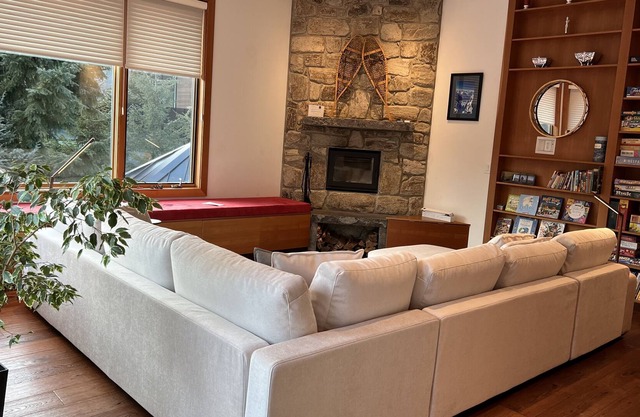 Large family chalet walk to all amenities