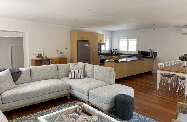 Large family home with nature walk to beach and amenities
