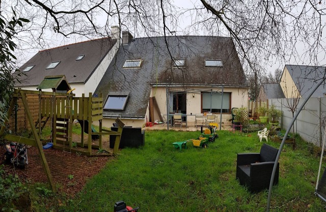 Large family house with garden, 150 m², 10 minutes from the beach