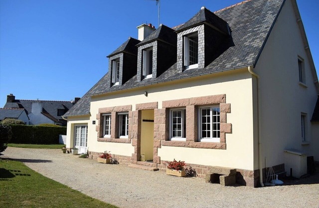 Large family house 50m from the sea with garden in TREGASTEL