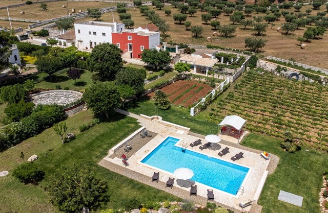 Large historic Masseria with large private swimming pool