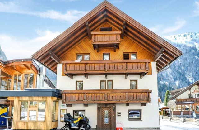 large holiday apartment in Längenfeld near the ski area