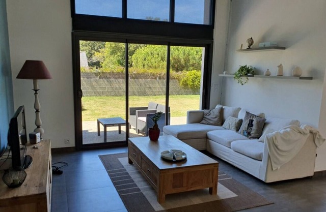 Large house of 160 m2 1km from the beach