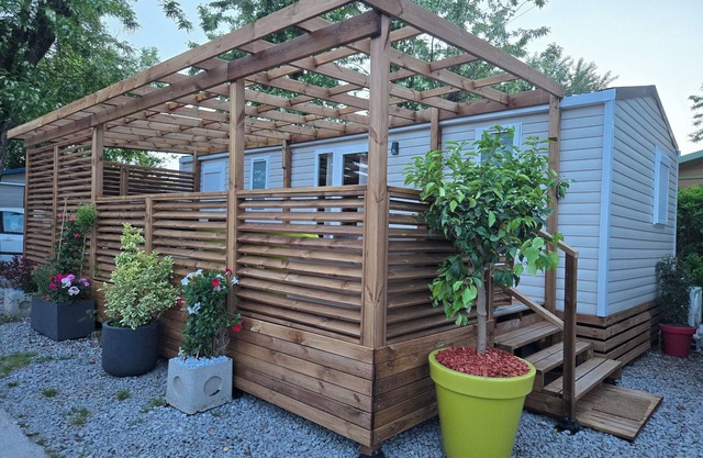 Large mobile home Aubenas
