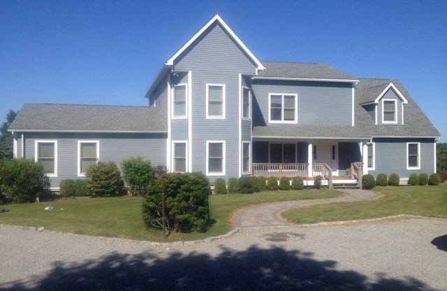 Large Montauk Home With Pool Off East Lake Sunset View