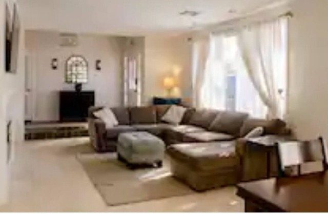 Large New Orleans Gem w POOL