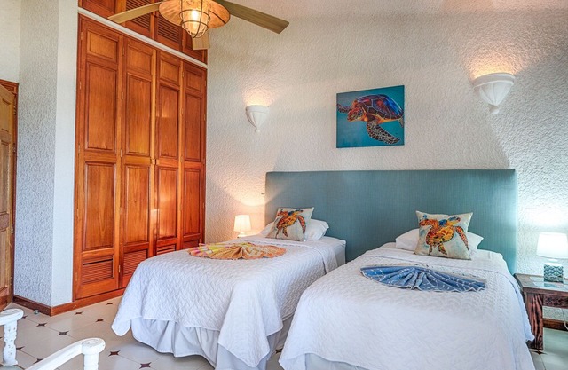 Large Ocean Side Terrace, Stunning Views, Pool, WiFi Quiet Beach
