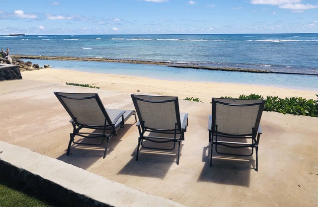 Large Oceanfront House on a Secret Beach with Spacious Yard and Amazing Views