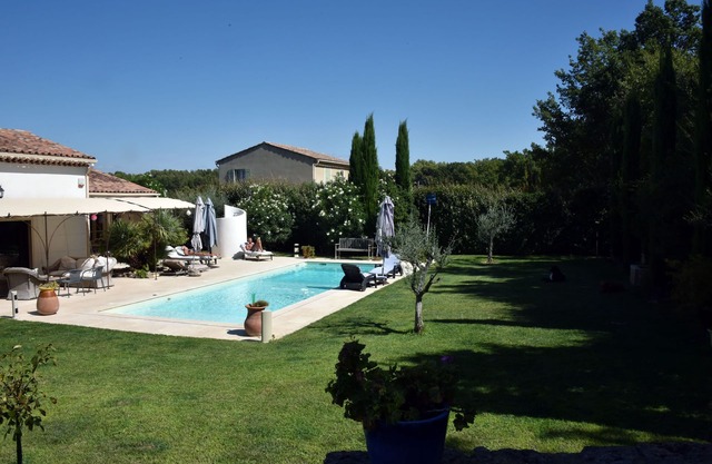 Large pretty villa 200m2, AC, garden, swimming pool, Luberon 100 m