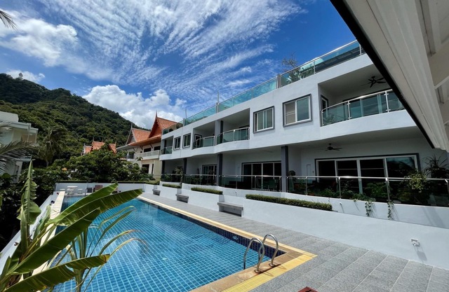 Large sea view house in Kata, Big Buddha views