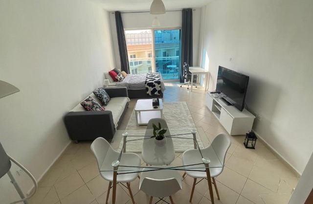 Large studio in IMPZ, among hotels & Retial centre