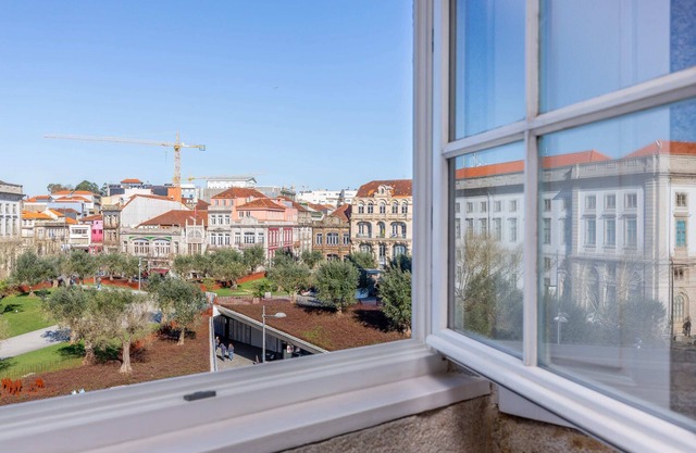 Large Studio with Clerigos Views