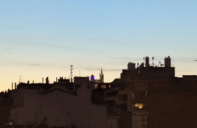 Large T3 in Marseille