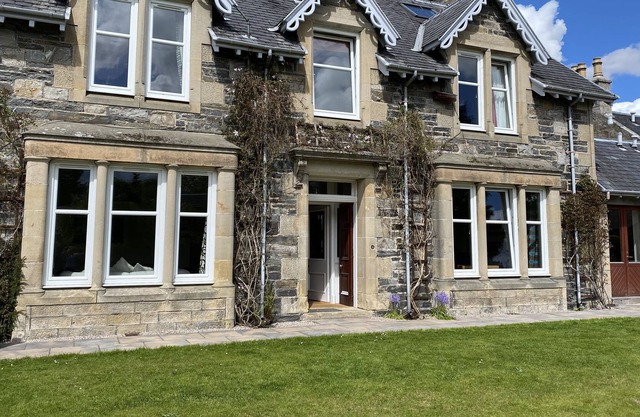 Large Traditional Detached House Within The Cairngorms National Park, Speyside.