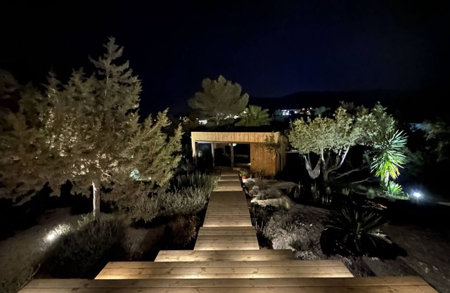 Large Villa With Private Pool, Seaview and 5 min Walk to Beach
