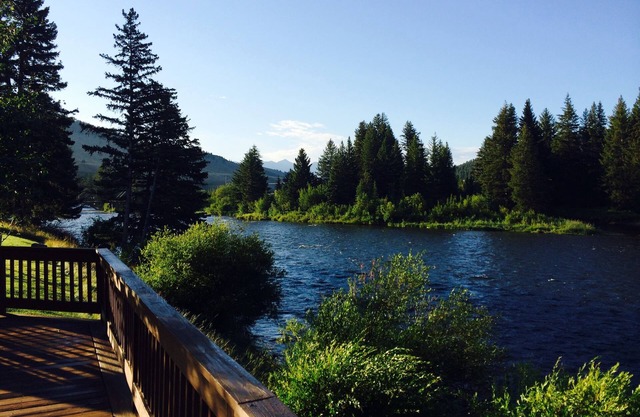 Largest home directly on Madison River 6 beds/6 baths & FR