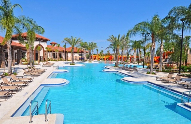 Largest Pool 6 Bed Home with Private Pool and Spa