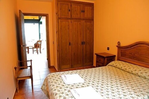 Las Casas de Agapito Rural Center in Gredos, capacity for 25 people in total