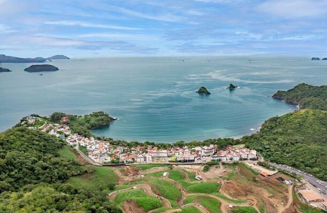 Las Catalinas Studio, Beach Walkable!