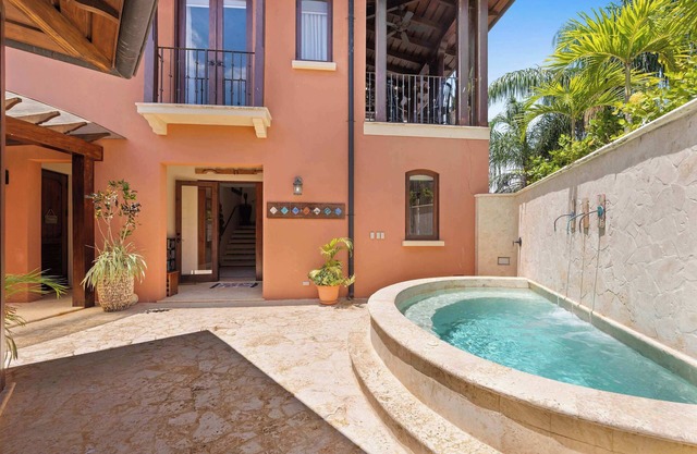 Las Catalinas Villa, 5 BD!