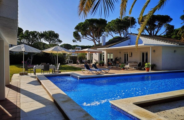 Las Palmeras. R14m pool, beach 400m