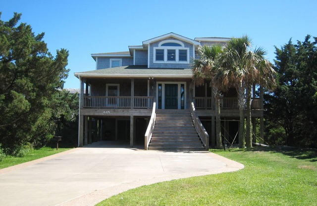 Last Clear Chance: Spectacular spacious home, pool table