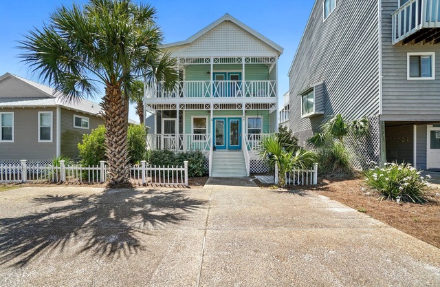 Late Summer 2025 Rate Drop! 3 BR/3 BA Cottage -DOG FRIENDLY!