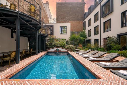 Latroupe Hotel Jardin Secret