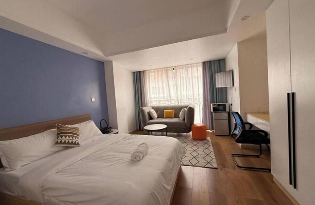 Laurell Hills suites #2