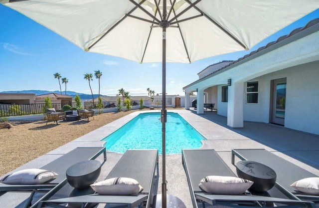 Lavish Lake Havasu Villa + Guest House Private Backyard, Pool & Fire Pit