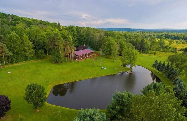 Lazy Bear Cabin Pet Friendly-Handicap Accessible