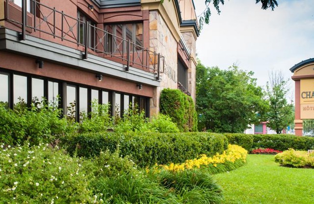 Le Chabrol Hotel & Suites
