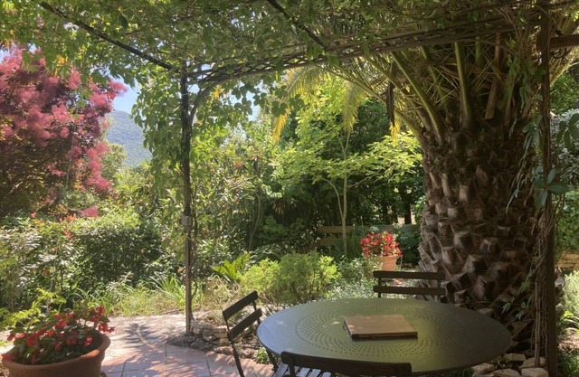 Le gîte Lotus - MEOUNES LES MONTRIEUX