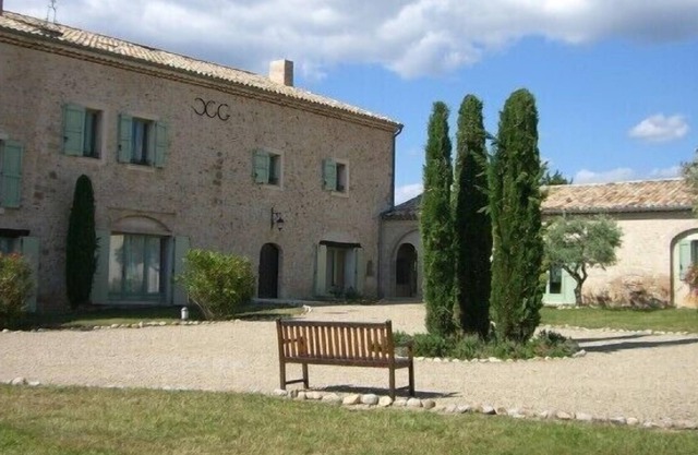 Le Grand Logisson on the Valensole plateau