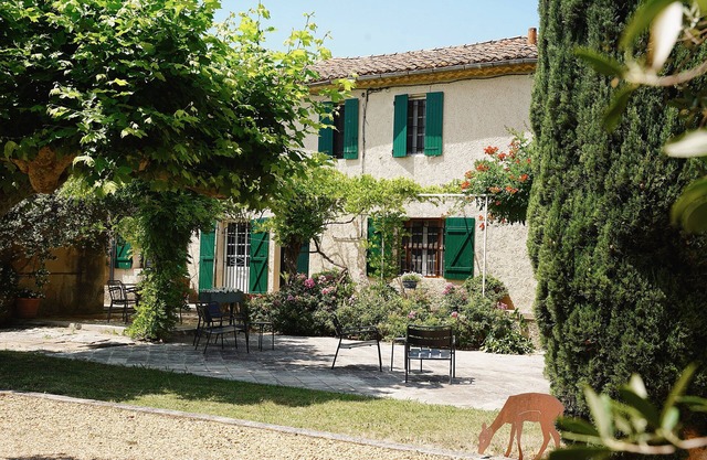 Le Mas des Chevaux, Authentic Provencal Mas with swimming pool for 12 people