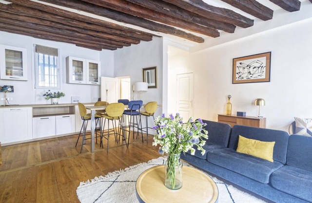 Le Montbauron - Les Demoiselles à Versailles