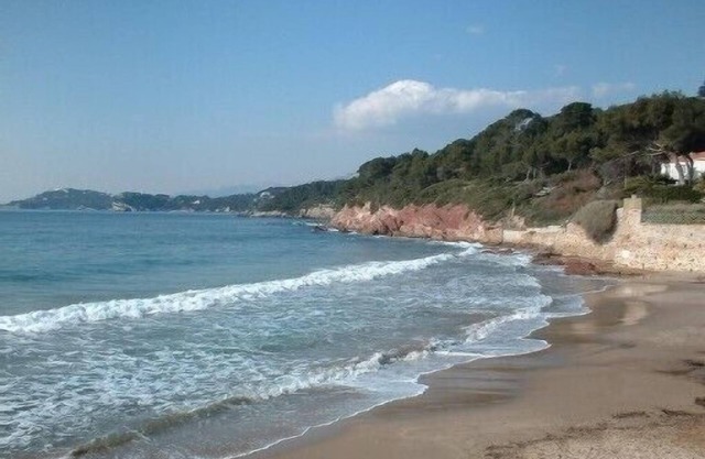 LE PRADET VAR beautiful apartment near the beaches in residence + swimming pool