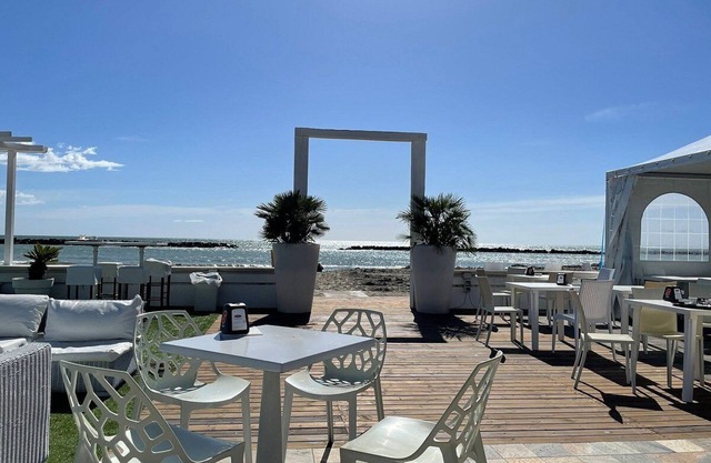 Le Vele Holiday House (three-room apartment - 2 bedrooms - with pool)