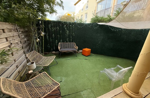 Le Vinci F2 cosy and garden